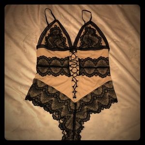 Fashion Nova lace bodysuit